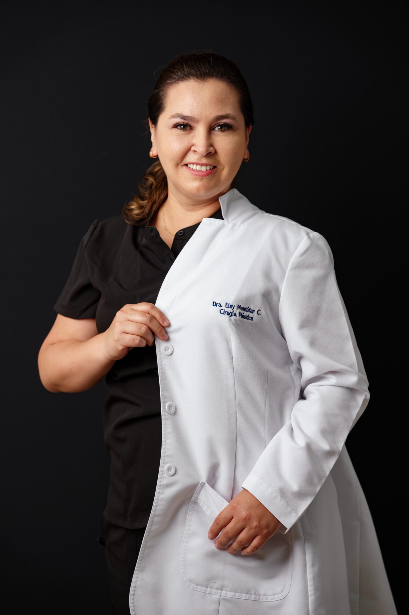 Dr. Elsy Montufar - Plastic Surgeon CER Hospital